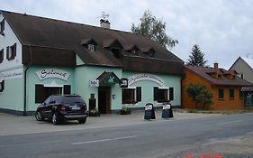A Restaurace Myslivna Velký Újezd